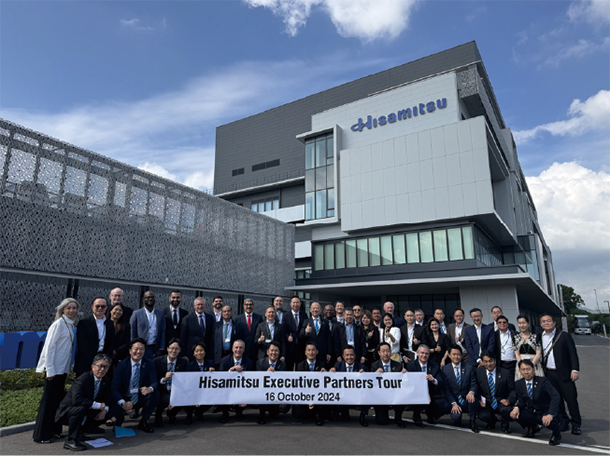 Visit to the SAGA Global Research Center with distributors from around the world